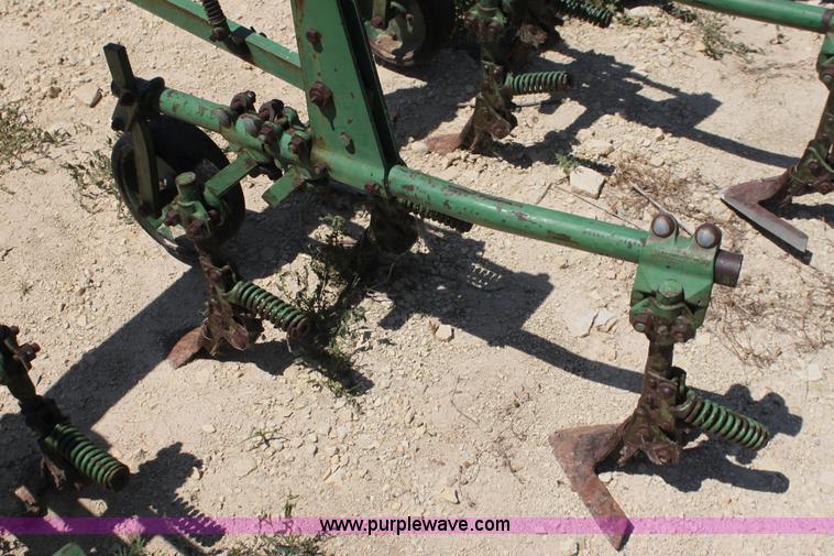 image for item AE9146 John Deere RG630 six row cultivator