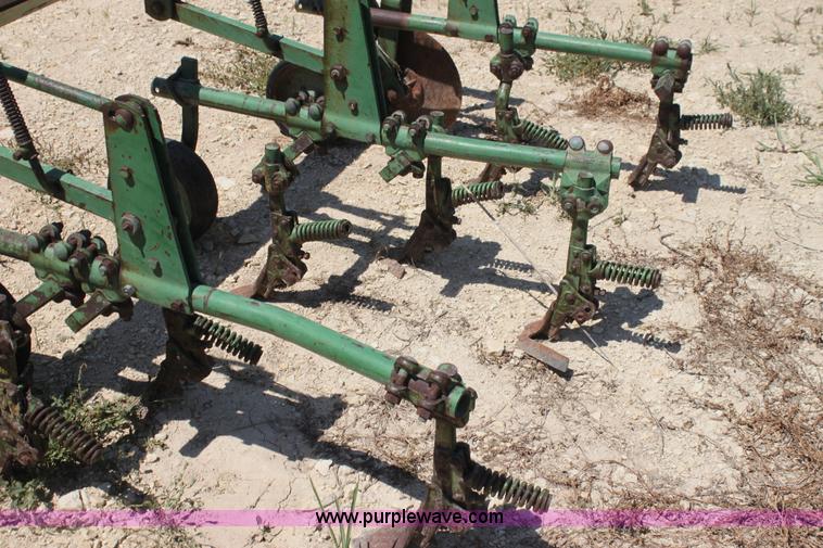 image for item AE9146 John Deere RG630 six row cultivator