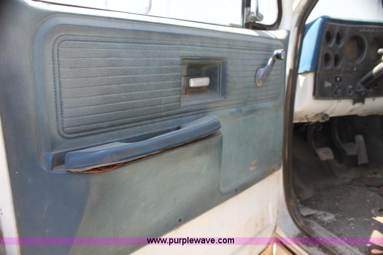 image for item AE9148 1980 Chevrolet C60 dump truck