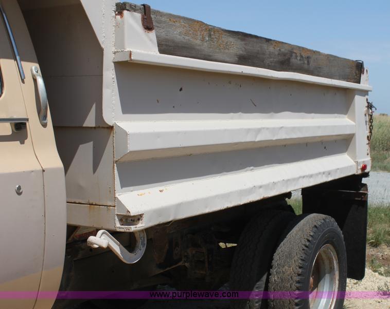 image for item AE9148 1980 Chevrolet C60 dump truck