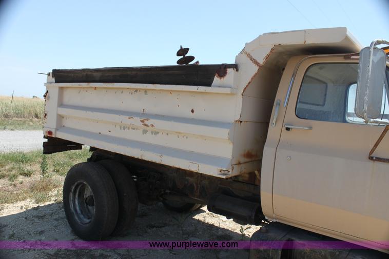 image for item AE9148 1980 Chevrolet C60 dump truck