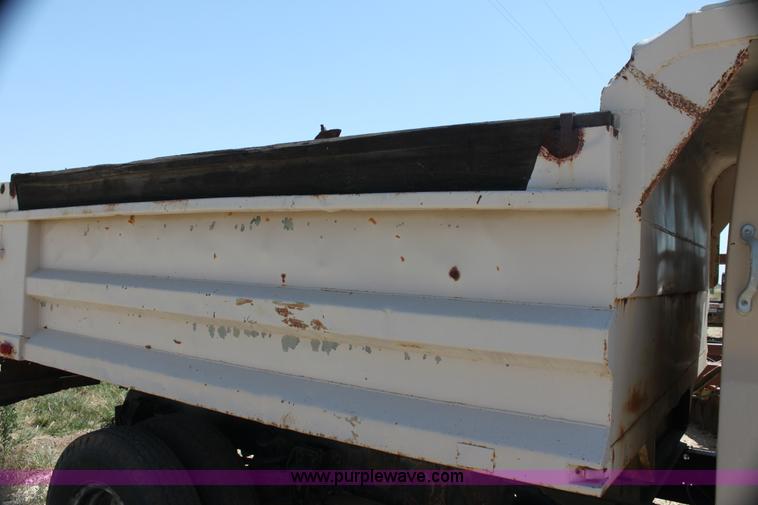 image for item AE9148 1980 Chevrolet C60 dump truck