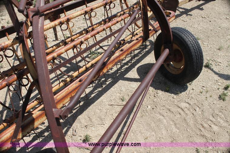 image for item AE9150 New Holland 56 side delivery rake