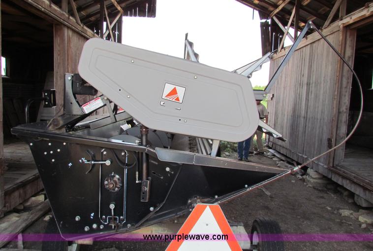 image for item AE9152 1995 AGCO Gleaner 400 rigid head