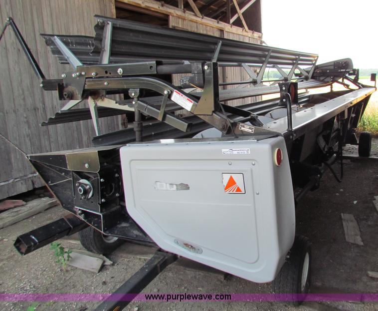 image for item AE9152 1995 AGCO Gleaner 400 rigid head