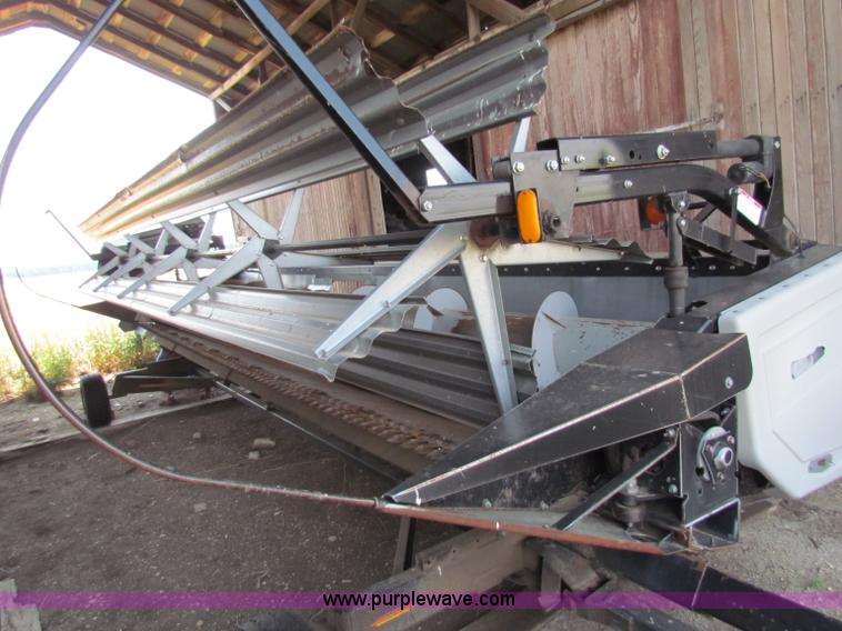 image for item AE9152 1995 AGCO Gleaner 400 rigid head