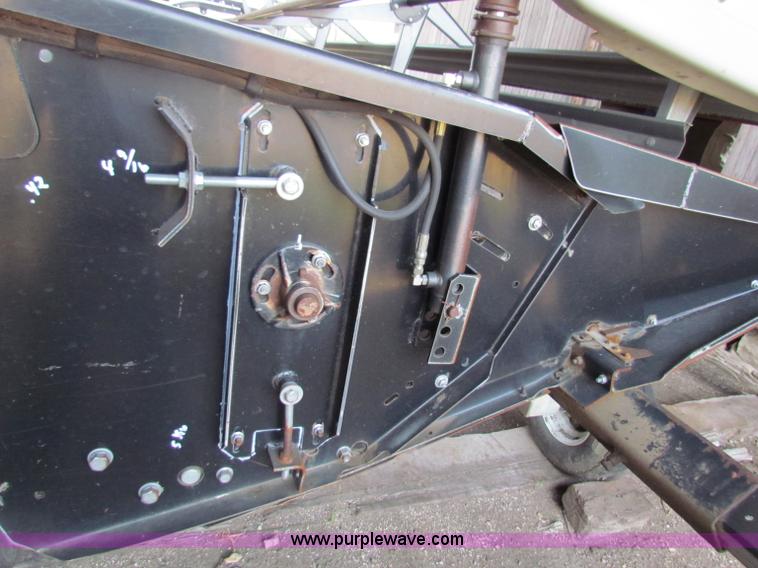 image for item AE9152 1995 AGCO Gleaner 400 rigid head