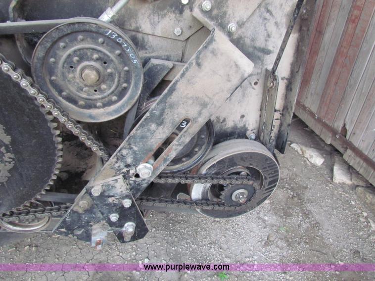 image for item AE9152 1995 AGCO Gleaner 400 rigid head