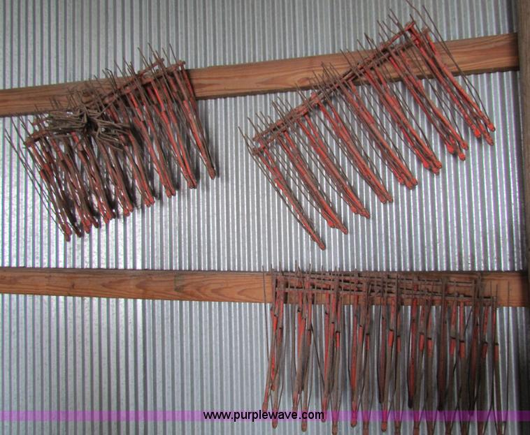 image for item AE9152 1995 AGCO Gleaner 400 rigid head