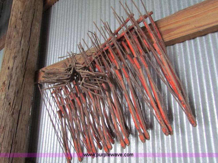 image for item AE9152 1995 AGCO Gleaner 400 rigid head