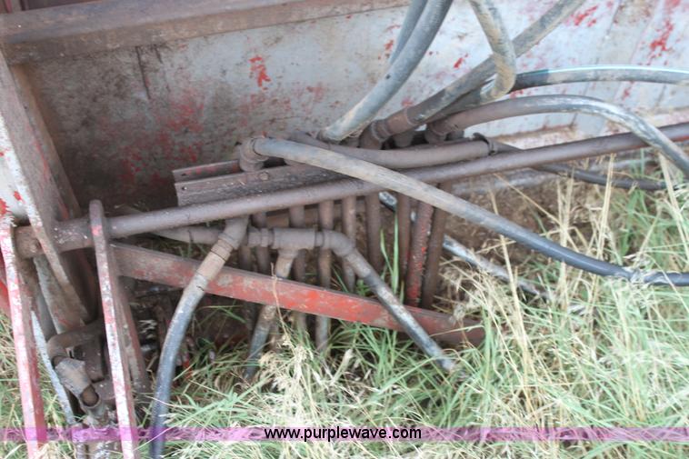 image for item C1221 Bow Man hydraulic calf chute