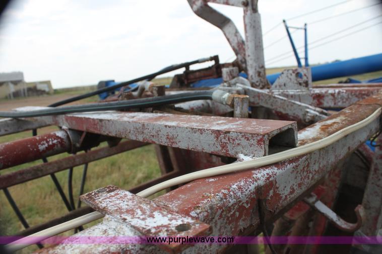 image for item C1221 Bow Man hydraulic calf chute