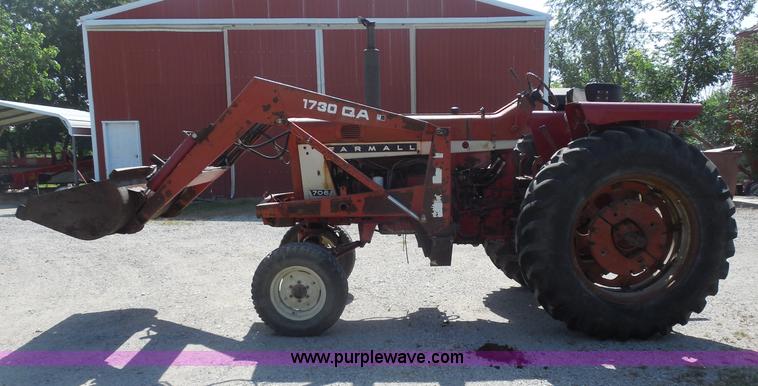 image for item D5978 1964 International F706 tractor