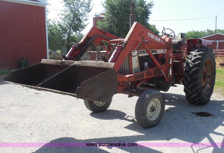 image for item D5978 1964 International F706 tractor