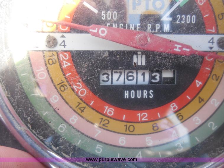 image for item D5978 1964 International F706 tractor