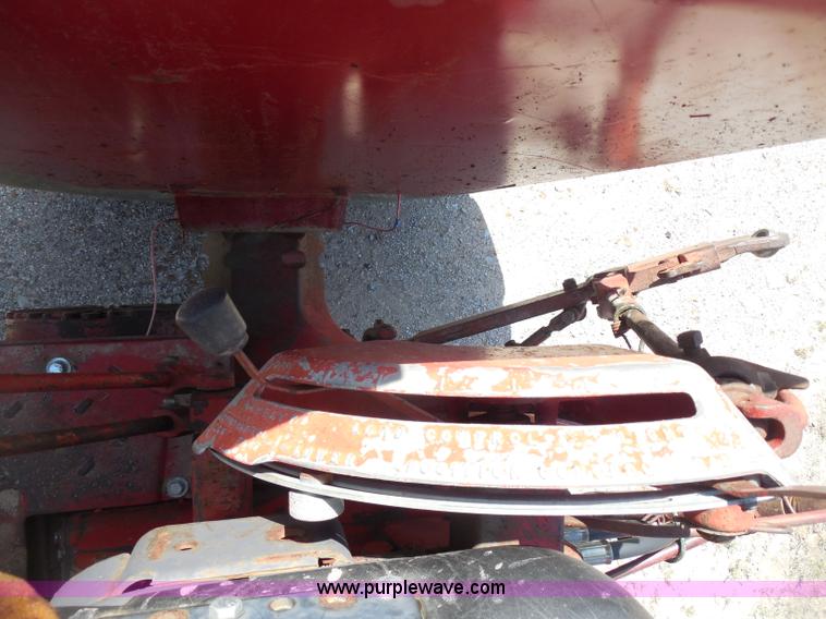 image for item D5978 1964 International F706 tractor