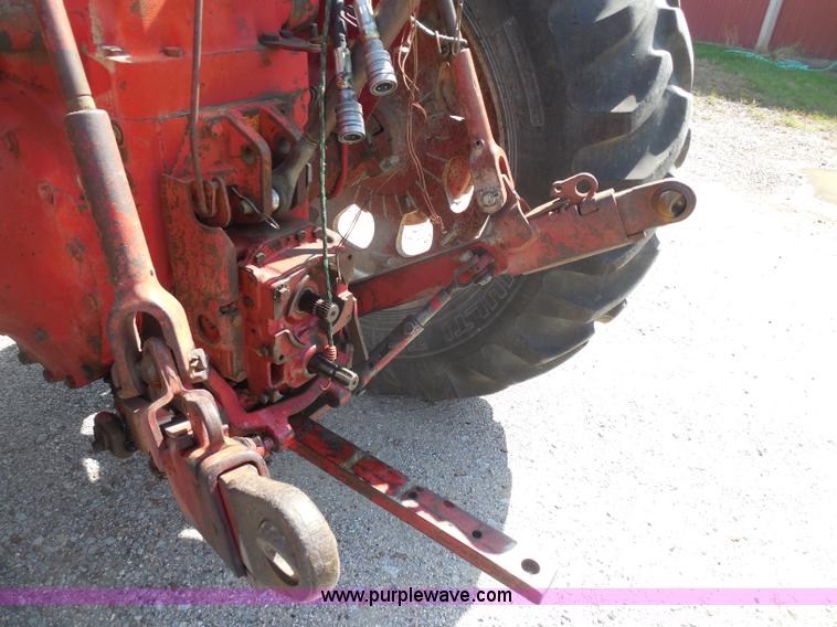 image for item D5978 1964 International F706 tractor