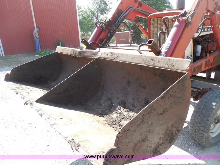 image for item D5978 1964 International F706 tractor