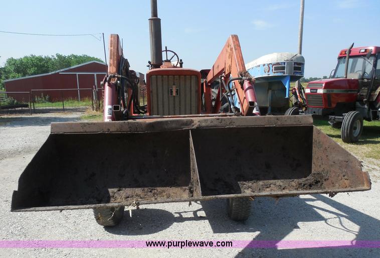 image for item D5978 1964 International F706 tractor