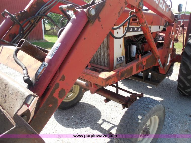 image for item D5978 1964 International F706 tractor