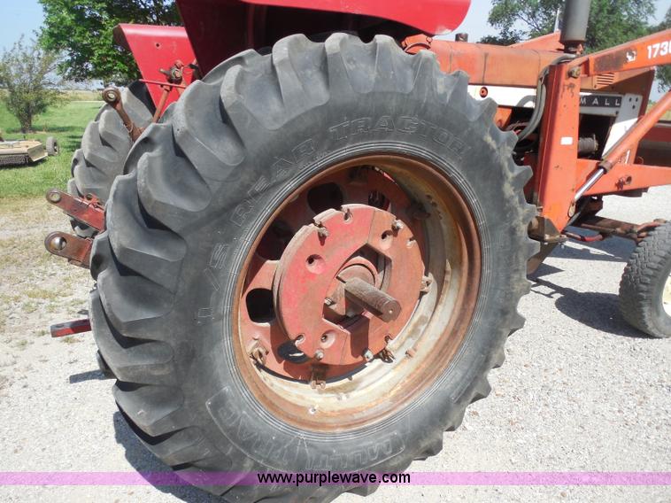 image for item D5978 1964 International F706 tractor