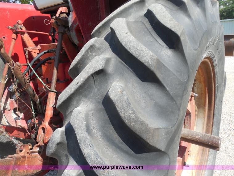 image for item D5978 1964 International F706 tractor