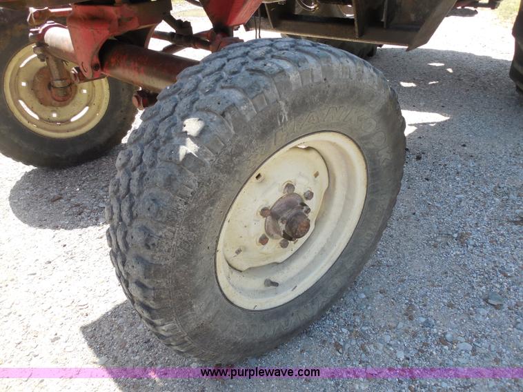 image for item D5978 1964 International F706 tractor