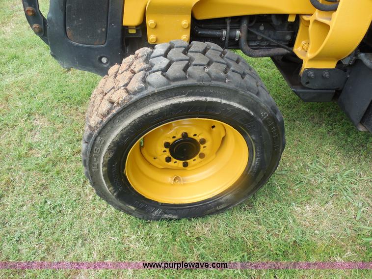 image for item F3225 2005 John Deere 110 TLB tractor loader backhoe