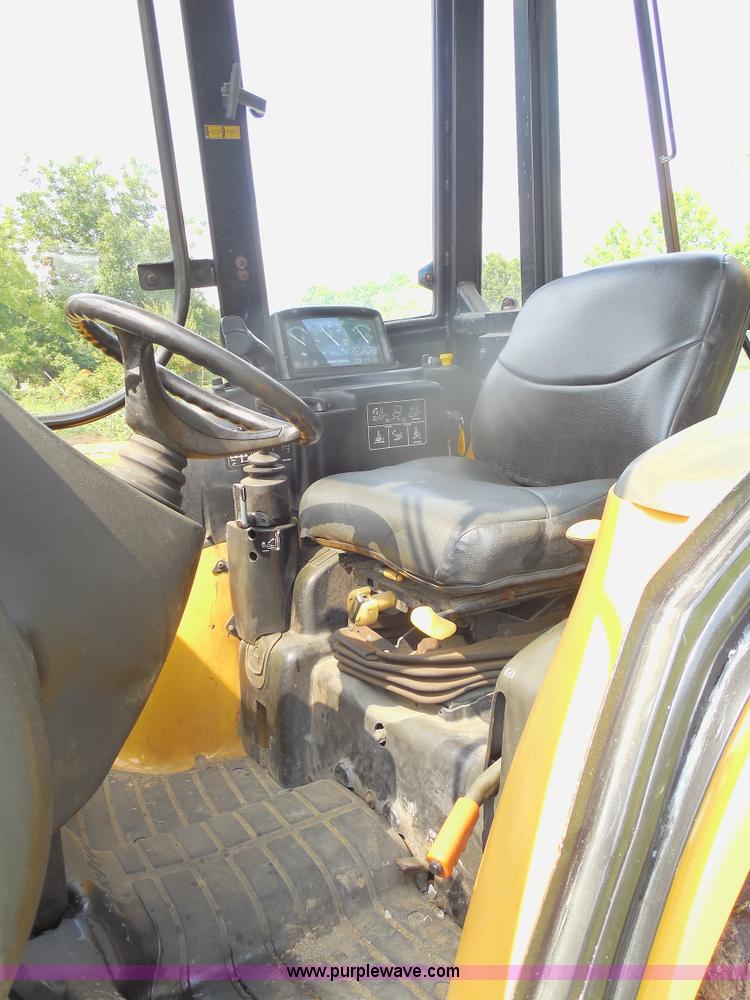 image for item F3225 2005 John Deere 110 TLB tractor loader backhoe
