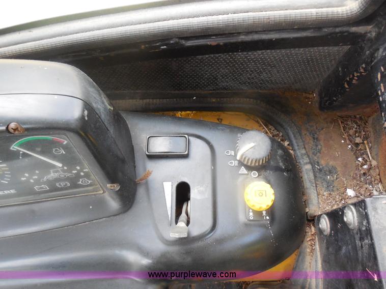 image for item F3225 2005 John Deere 110 TLB tractor loader backhoe