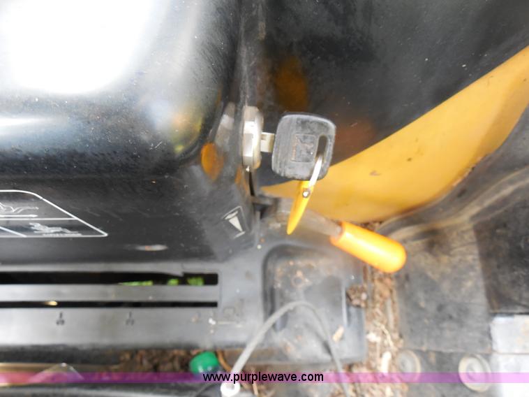 image for item F3225 2005 John Deere 110 TLB tractor loader backhoe