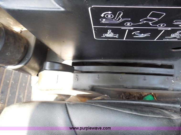 image for item F3225 2005 John Deere 110 TLB tractor loader backhoe