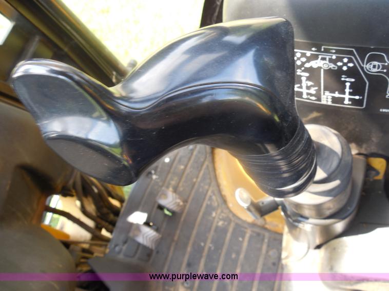 image for item F3225 2005 John Deere 110 TLB tractor loader backhoe