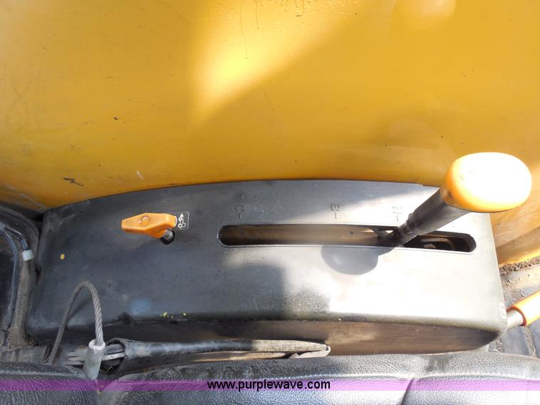 image for item F3225 2005 John Deere 110 TLB tractor loader backhoe