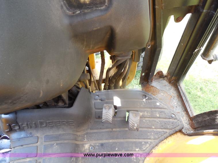 image for item F3225 2005 John Deere 110 TLB tractor loader backhoe