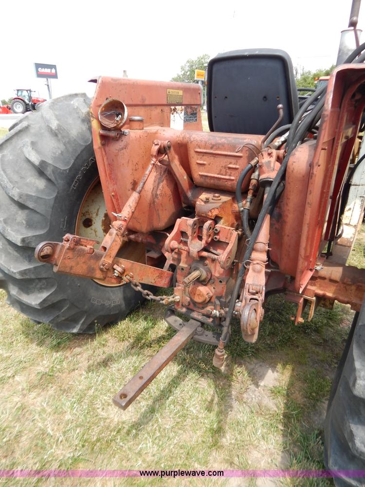 image for item F4021 1975 International 674 tractor