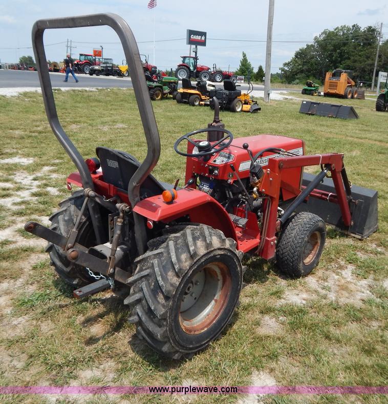 image for item F4023 1986 Massey-Ferguson 1010 tractor