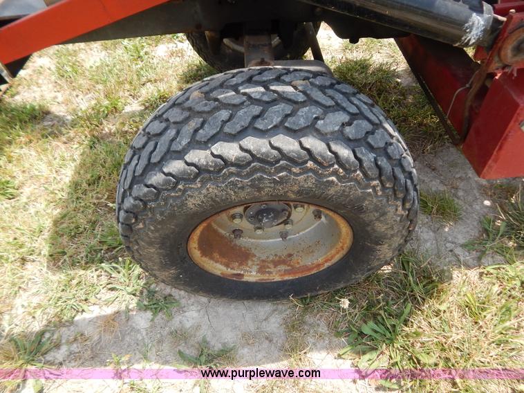 image for item F4023 1986 Massey-Ferguson 1010 tractor