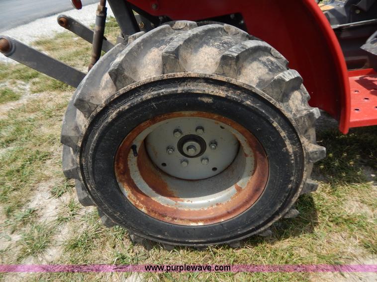 image for item F4023 1986 Massey-Ferguson 1010 tractor