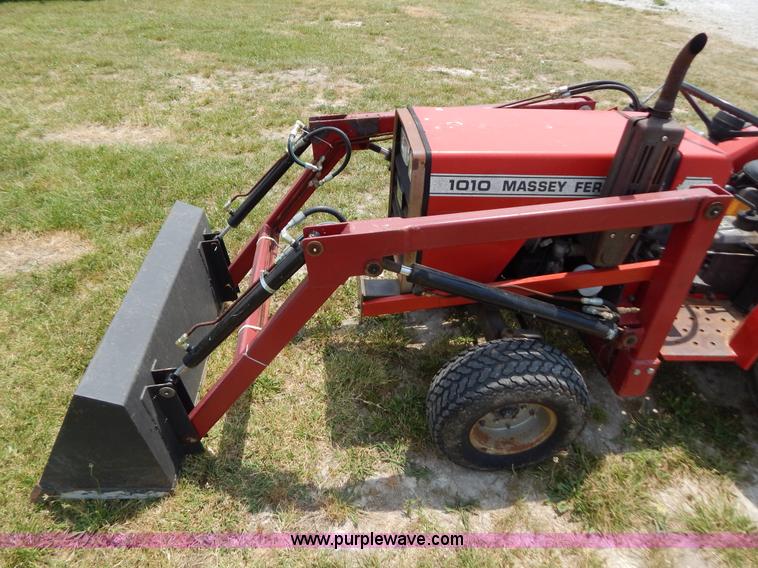 image for item F4023 1986 Massey-Ferguson 1010 tractor