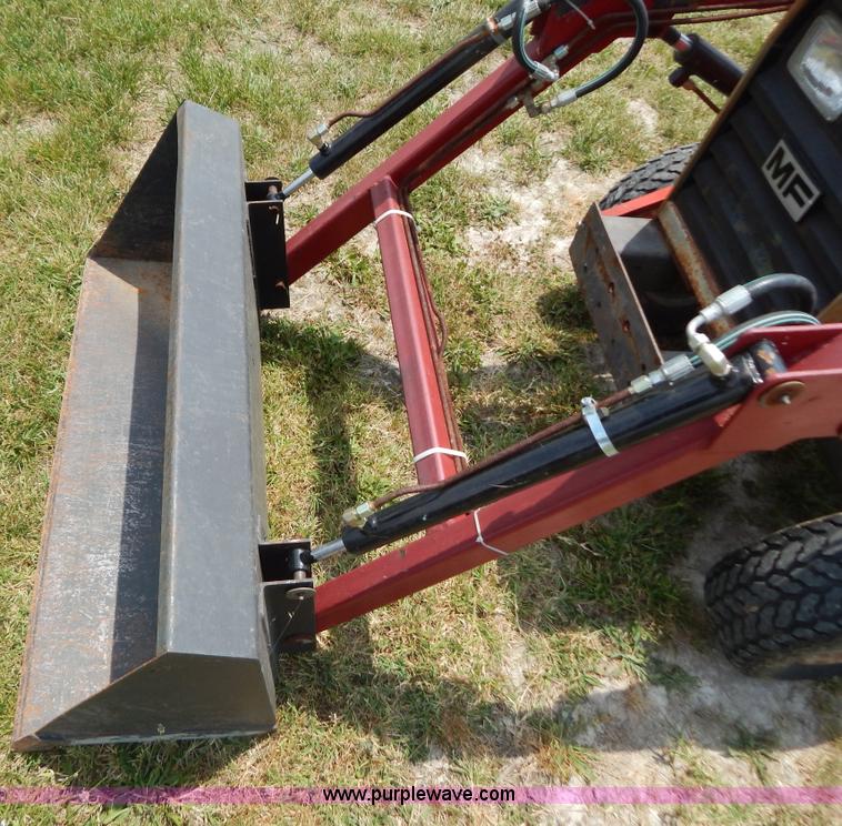 image for item F4023 1986 Massey-Ferguson 1010 tractor