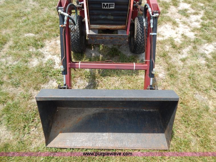 image for item F4023 1986 Massey-Ferguson 1010 tractor