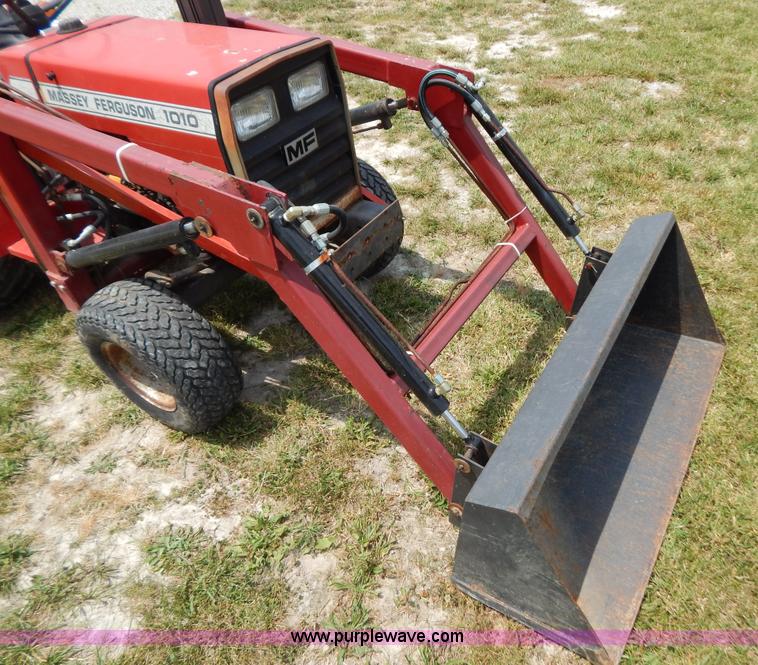 image for item F4023 1986 Massey-Ferguson 1010 tractor