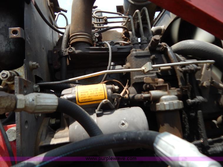 image for item F4023 1986 Massey-Ferguson 1010 tractor