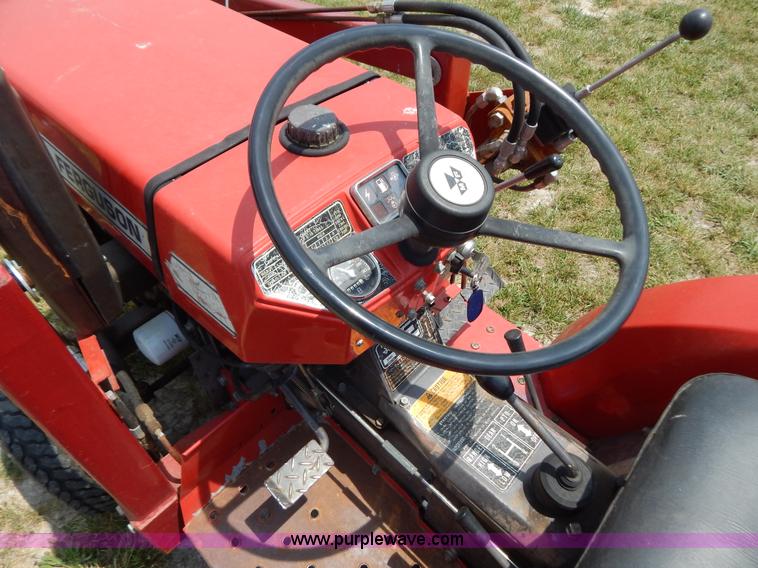 image for item F4023 1986 Massey-Ferguson 1010 tractor