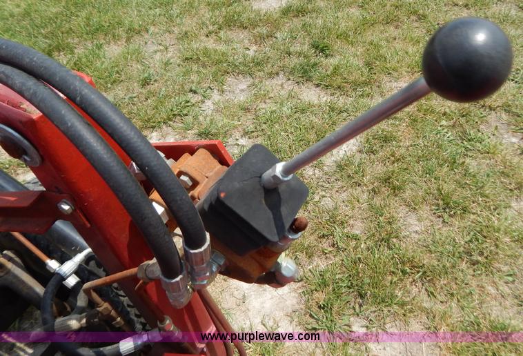 image for item F4023 1986 Massey-Ferguson 1010 tractor