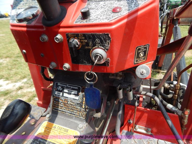 image for item F4023 1986 Massey-Ferguson 1010 tractor