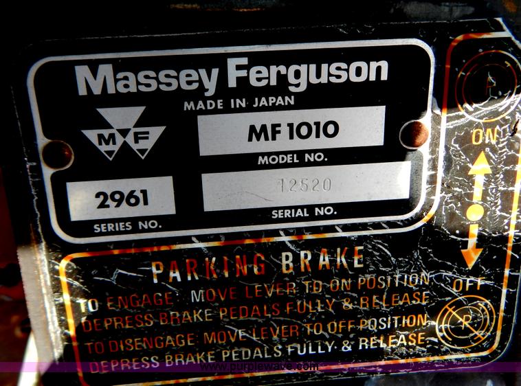 image for item F4023 1986 Massey-Ferguson 1010 tractor
