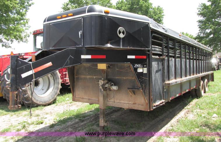 image for item F5156 2001 Coose 32' gooseneck livestock trailer