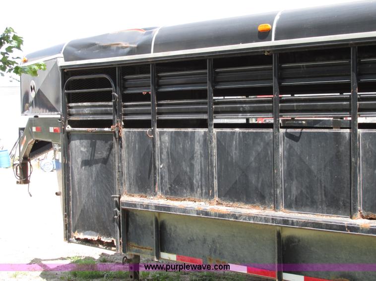 image for item F5156 2001 Coose 32' gooseneck livestock trailer